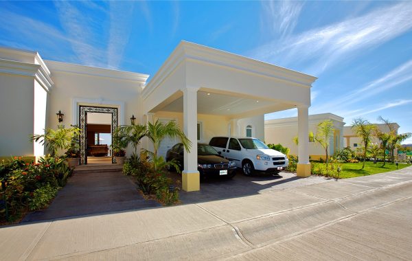 02-PBonito-EmEstates-Gallery-564dfcacba86f