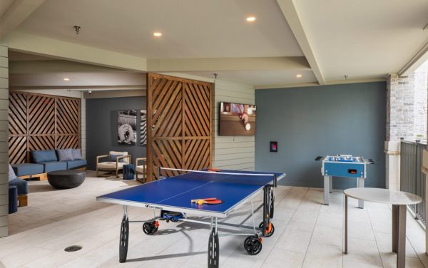 Alexan-River-Oaks-Amenities-Outdoor-Lounge-6H1A0728-scaled