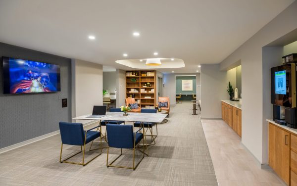 b2-am09-AM-Alexan-River-Oaks-Business-Center-6H1A1798-HDR-Edit-2250x1500