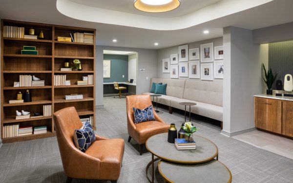 b7-am14-AM-Alexan-River-Oaks-Business-Lounge-6H1A1857-HDR-Edit-2250x1500