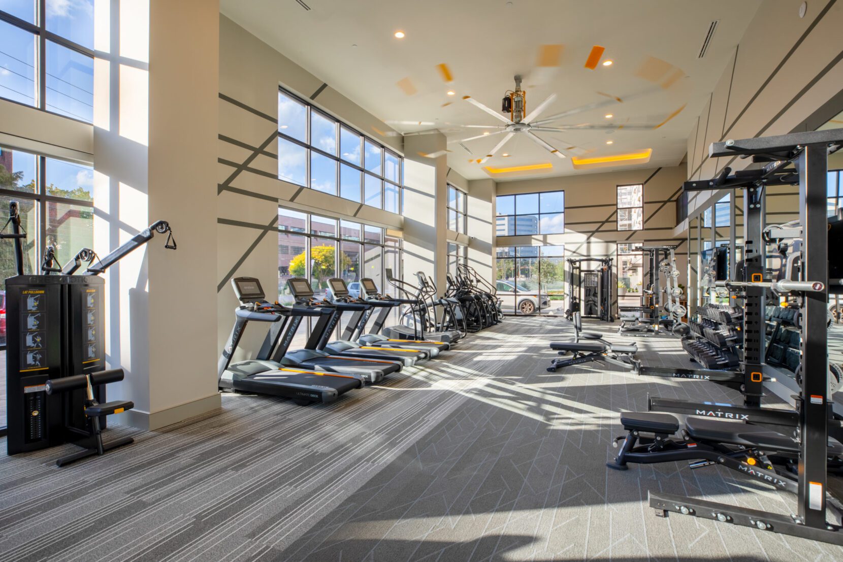 ac03-AM-Alexan-River-Oaks-Athletic-Club-6H1A1670-HDR-2250x1500