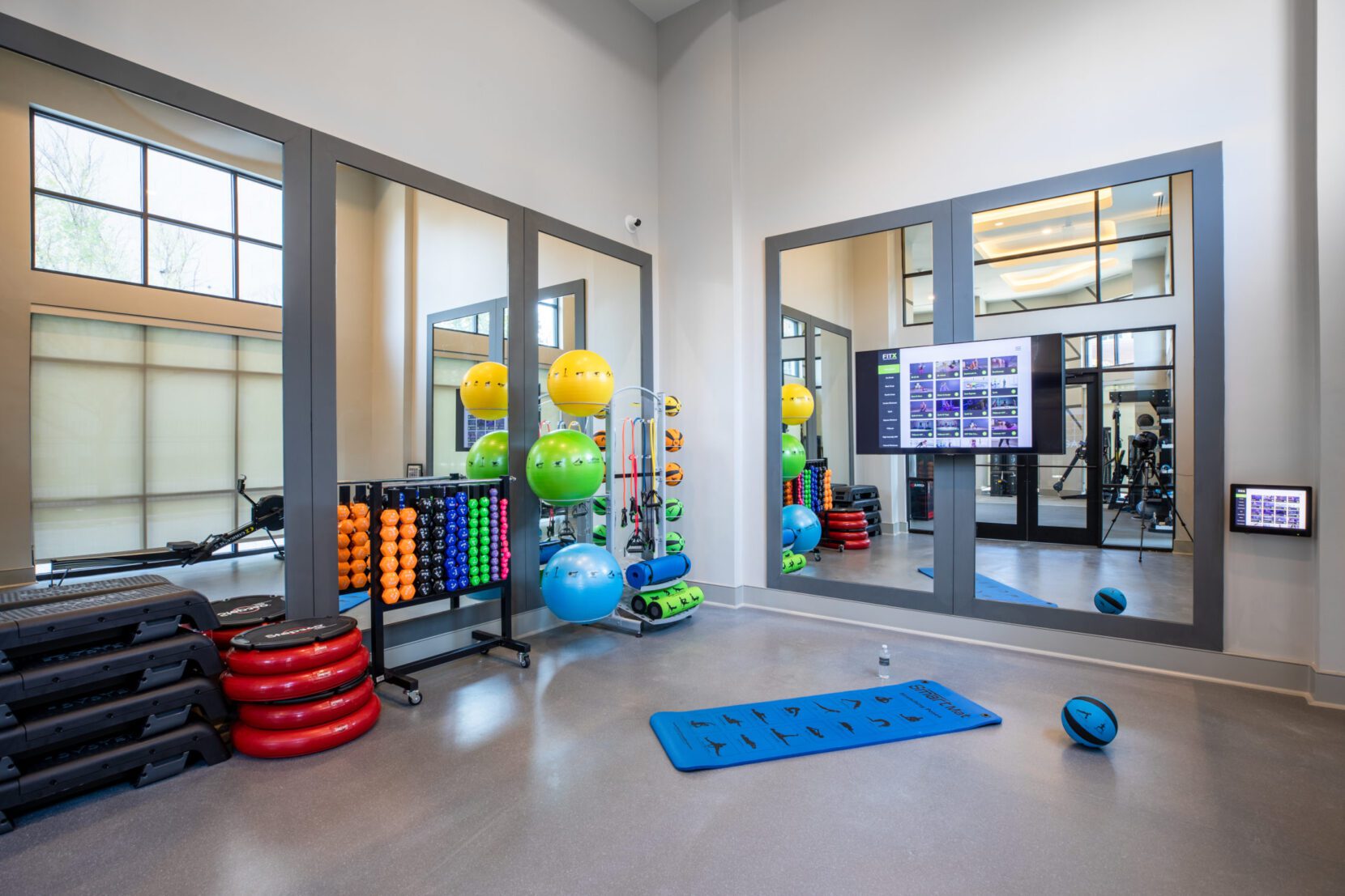 ac05-AM-Alexan-River-Oaks-Athletic-Club-6H1A4077-HDR-2250x1500