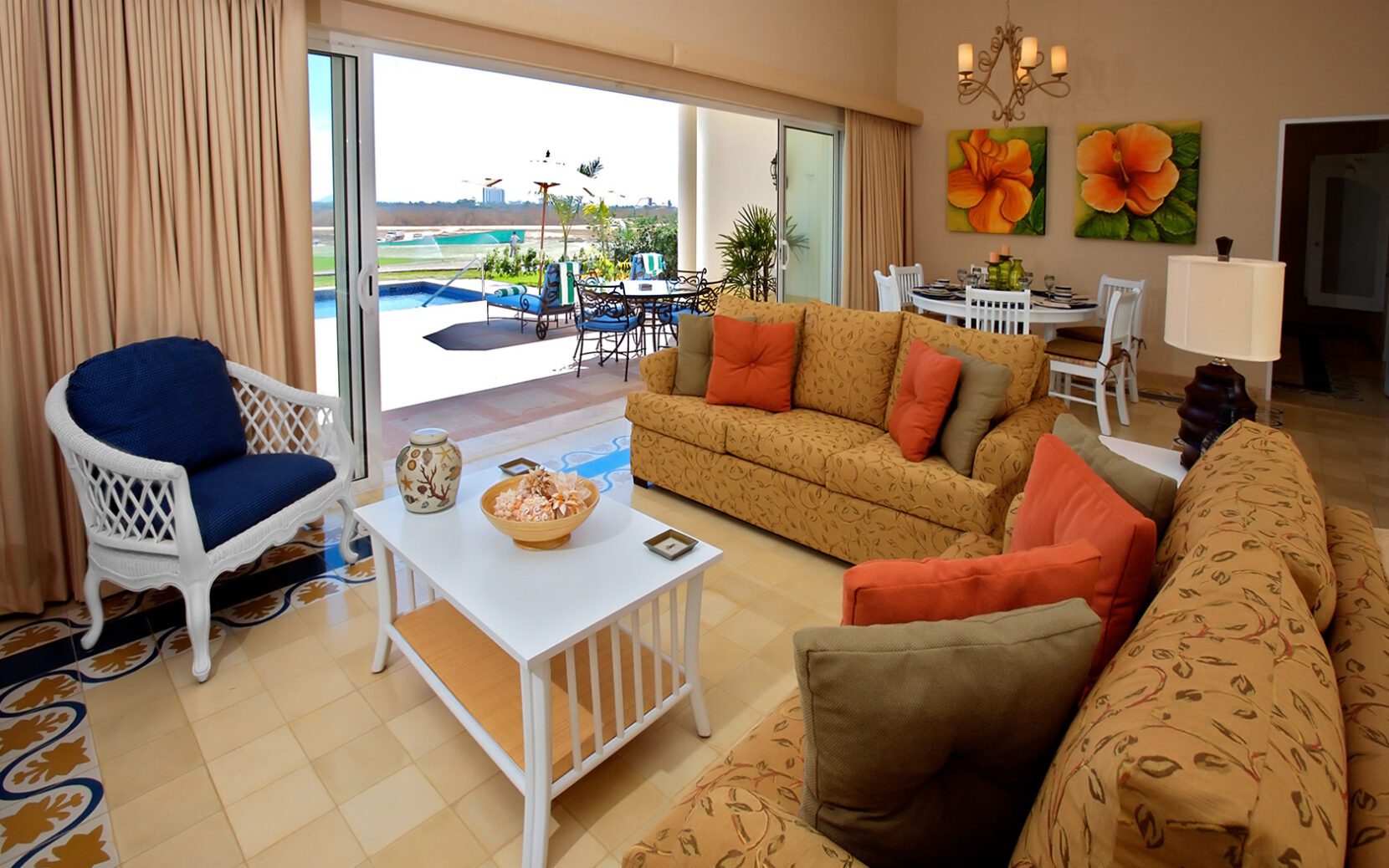 29-PBonito-EmEstates-Gallery-564dfe68450cc